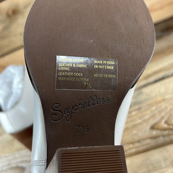 Seychelles Fancy Affair Western Booties - Off-White Leather - 7.5 - NWOB - Picture 9 of 9